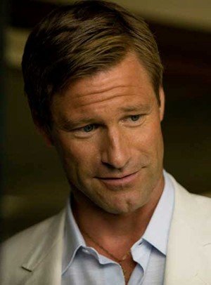 Aaron Eckhart, guionista paranoico