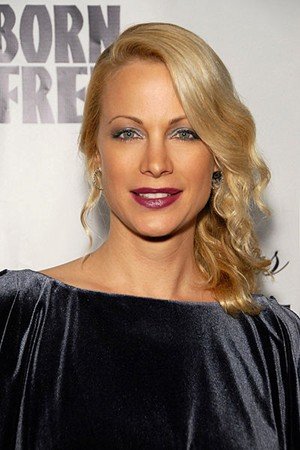 Alison Eastwood sigue los pasos de su padre en el terreno del western