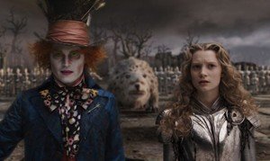 Mia Wasikowska y Johnny Depp repiten en la secuela sin Tim Burton de "Alicia"