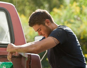 Zac Efron se rompe la mandíbula