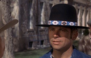 Tom Laughlin, creador de "Billy Jack", el precedente de Rambo