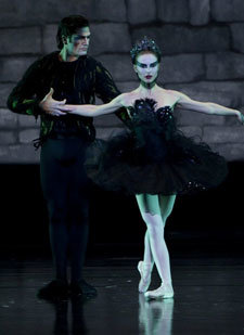 Natalie Portman y "Cisne negro": baila, baila, maldita
