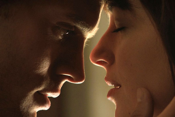 Grey vs. Francotirador: El amor gana a la guerra