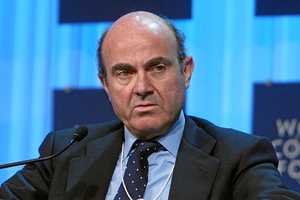 Luis de Guindos reitera que no se va a bajar el 21% del IVA Cultural