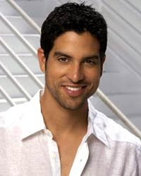 Adam Rodriguez es feliz con este personaje