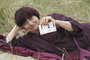 Agnès Varda se convierte en la primera mujer que obtiene la Palma de Oro honorífica en Cannes, a punto de arrancar