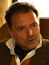 El veterano Armand Assante ha demostrado su valía como actor en teatro, cine y televisión