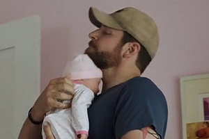 El bebé de plástico de Clint Eastwood en "El francotirador"