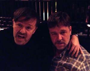 Russell Crowe y Ricky Gervais: Resacón en Newcastle