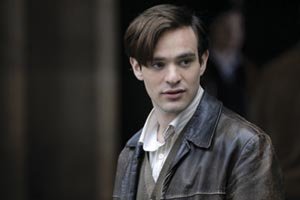 Charlie Cox se traslada a Wall Street