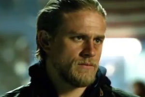 Charlie Hunnam, de "Hijos de la anarquía" a explorador británico