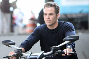 Chris Pine en negociaciones para ser el piloto que enamora a Wonder Woman