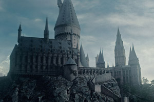 Los personajes de "Downton Abbey" visitarán Hogwarths, la escuela de Harry Potter