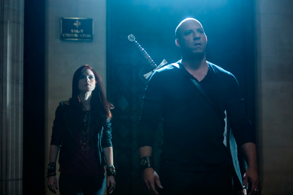 “El último cazador de brujas”: la maldición de Vin Diesel