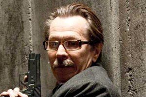 Gary Oldman defiende a Mel Gibson y Alec Baldwin