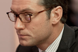 Jude Law será el primer Papa estadounidense