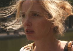 Esa fragilidad a la que nos ha acostumbrado la rubia actriz francesa