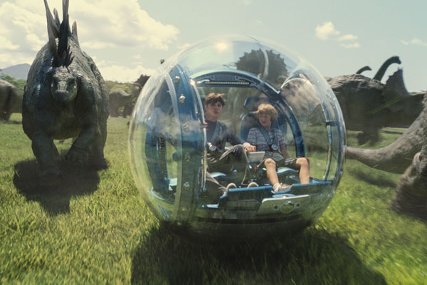 El cine vive en la nostalgia del pasado reciclado: lo viejo y lo nuevo en Poltergeist, Mad Max, Tomorrowland, Jurassic World y Star Wars
