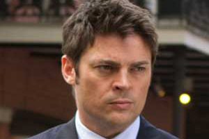 Karl Urban también estará en el remake de "Pedro y el dragón Elliot"