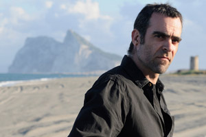 Luis Tosar descubre que le han puesto una bomba