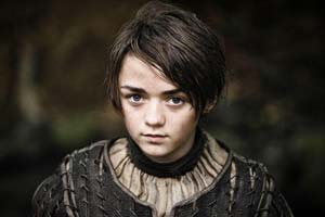 Maisie Williams, de "Juego de Tronos", se interna en el bosque de manos y dientes