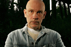 John Malkovich demanda al diario francés “Le Monde” por difamación