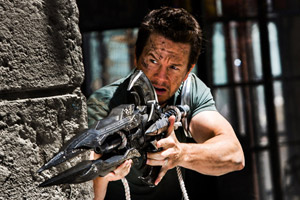 Mark Wahlberg aterriza en una plataforma petrolífera