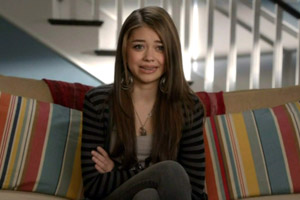 Sarah Hyland, la hija mayor en "Modern Family", obtiene una orden de alejamiento para su ex novio