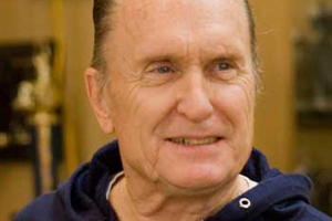 Bryan Cranston y Robert Duvall protagonizarán el nuevo film como director del atareado James Franco