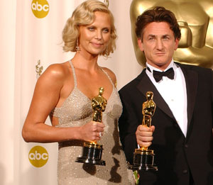 Sean Penn las prefiere rubias
