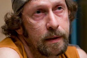 Tim Blake Nelson se une a Anne Hathaway en el nuevo trabajo de Nacho Vigalondo