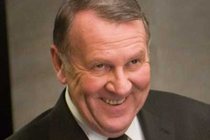Tom Wilkinson y Jason Ritter se unen al film sobre la estudiante ejemplar de Hailee Steinfeld