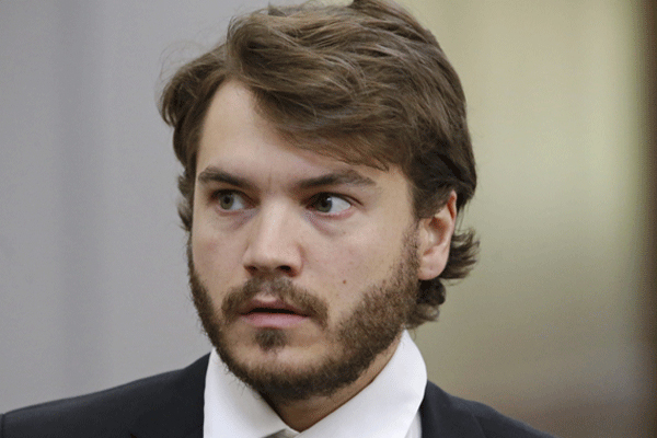 Aubrey Plaza y  Emile Hirsch recuperan la comedia romántica por San Valentín