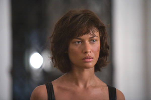 Olga Kurylenko se alista en la policía