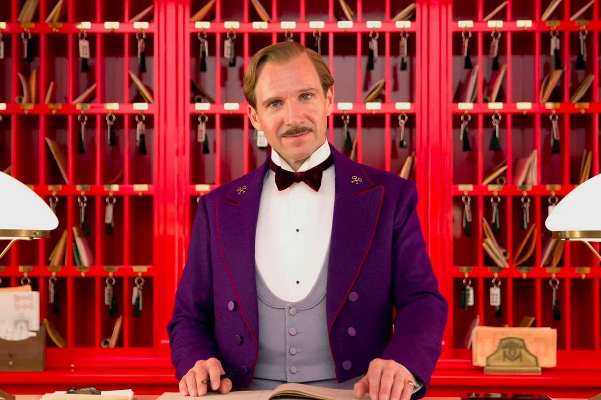 Ralph Fiennes entrenará caballos