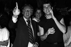 Fallece Robert Stigwood, productor de "Grease" y "Fiebre del sábado noche"
