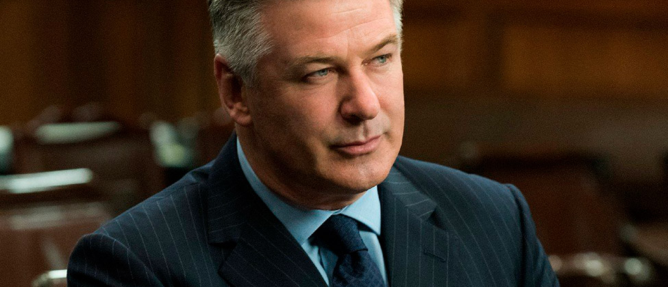 Alec Baldwin, detective en el punto de mira de un francotirador