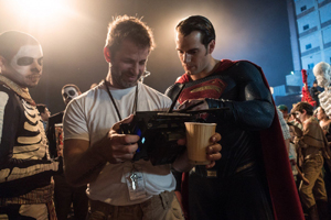 Los fans recogen firmas para apartar al director de “Batman v. Superman. El amanecer de la justicia” del cine de superhéroes DC