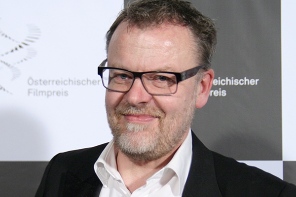 El director de “Los falsificadores” prepara una serie apocalíptica 