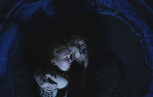 4:44 Last Day On Earth foto crítica.