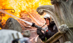 Arde Notre Dame