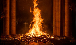 Arde Notre Dame