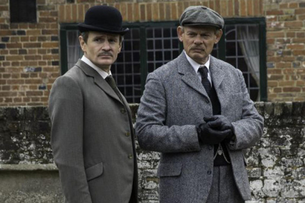 Arthur & George foto crítica.