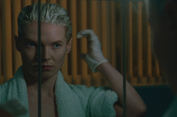 Blue Jean foto crítica.