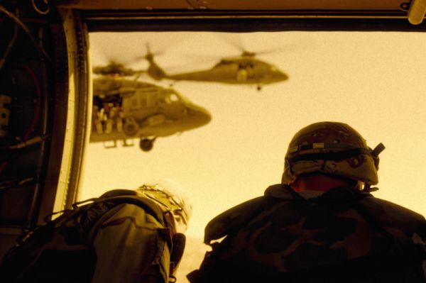 Cómo sobrevivimos a la caída de los Black Hawk foto crítica.