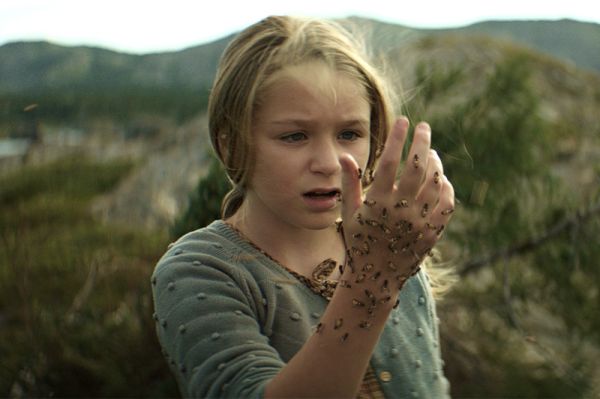 Con la marea foto crítica.