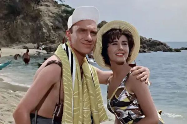 Crimen para recién casados foto crítica.