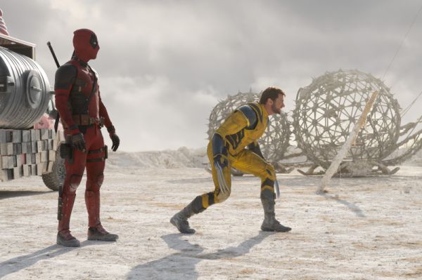 Deadpool y Lobezno foto crítica.