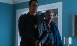 Al otro lado de la ley