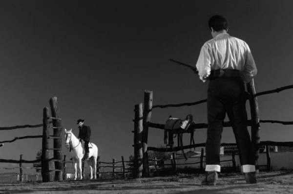 Duelo en la cañada foto crítica.